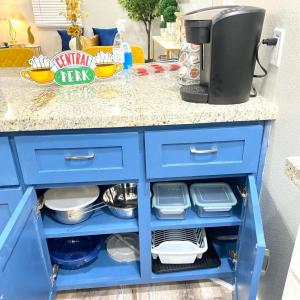 Cucina o angolo cottura di NEW! close to Downtown, Malls & Premium Outlets, with Balcony