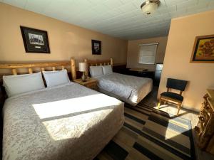 Легло или легла в стая в Pinecrest Motel