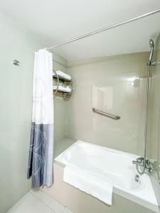 VPX Hoteles Cieneguilla的一间浴室