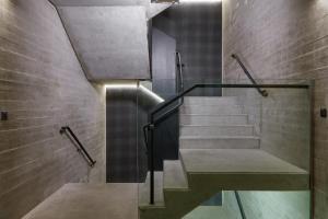 een trap in een gebouw met een trap bij Palermo Soho Lofts at Cabrer in Buenos Aires
