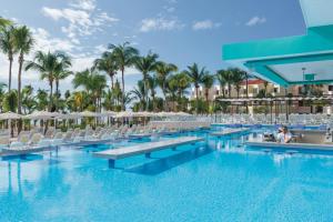 Bazén v ubytování Riu Playacar - All Inclusive nebo v jeho okolí