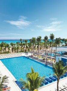 Bazén v ubytování Riu Playacar - All Inclusive nebo v jeho okolí