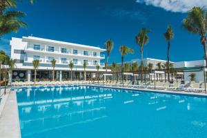 Bazén v ubytování Riu Playacar - All Inclusive nebo v jeho okolí