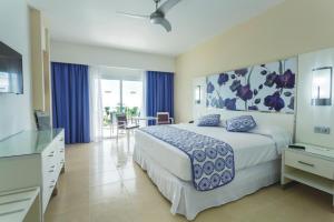 Postel nebo postele na pokoji v ubytování Riu Playacar - All Inclusive