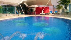 Bazén v ubytování Decapolis Hotel Panama City nebo v jeho okolí