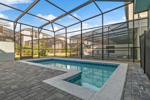 Bazén v ubytování 5 Bedrooms 45 Bathrooms Windsor At Westside 8917 Sa nebo v jeho okolí