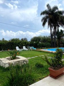 Bazén v ubytování Casa vacanza le tre palme nebo v jeho okolí