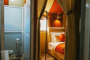 Koupelna v ubytování Dunes Luxury Camp