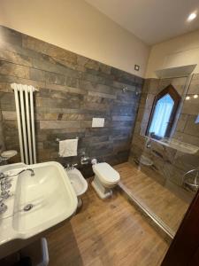 A bathroom at Residenza Collina Riccione Cielo
