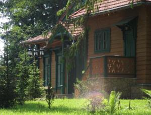 Ogród w obiekcie Apartamenty Carskie