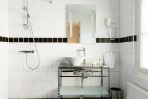 Vannituba majutusasutuses Elite Stadshotellet Karlstad, Hotel & Spa