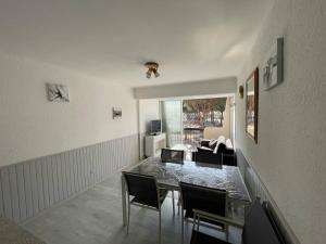 Fotografia z galérie ubytovania T2 lumineux 4 pers, parking sécurisé, proche port et plage - St-Cyprien - FR-1-106-30 v destinácii Saint-Cyprien + 18 fotografií