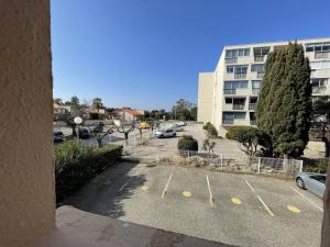 Zdjęcie z galerii obiektu T2 lumineux 4 pers, parking sécurisé, proche port et plage - St-Cyprien - FR-1-106-30 w mieście Saint-Cyprien