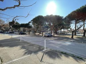 Zdjęcie z galerii obiektu T2 lumineux 4 pers, parking sécurisé, proche port et plage - St-Cyprien - FR-1-106-30 w mieście Saint-Cyprien