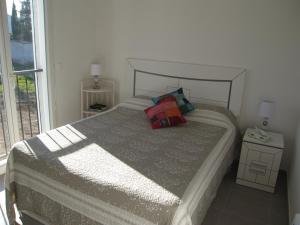 Ліжко або ліжка в номері Villa Saint-Cyprien, 4 pièces, 6 personnes - FR-1-106-40
