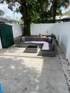 Vườn quanh Upscale Unique Studio, Private Yard And Entrance +5 ảnh