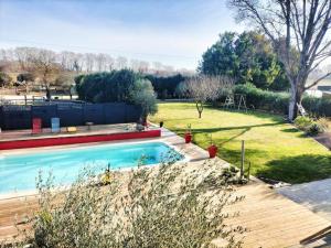 Basen w obiekcie Villa Moderne * Piscine privée 5x10 * Climatisation * Camargue lub w pobliżu