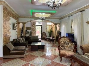 Fotografie z fotogalerie ubytování Elegant Villa with Private Pool v destinaci Alexandria
