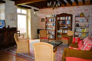 Posedenie v ubytovaní La Quinta, belle maison en pierres avec jardins