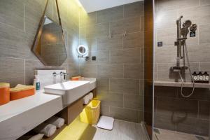 Galeriebild der Unterkunft Atour Hotel Chengdu High-tech Tianfu 2nd Street in Chengdu + 50 Fotos