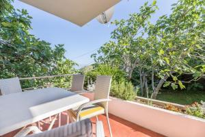 Ein Balkon oder eine Terrasse in der Unterkunft Garden apartment