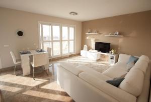 Posezení v ubytování Almerimar Porto Fino - Appartement de luxe, vue mer