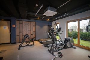Posilňovňa alebo fitness centrum v ubytovaní Maya's Flats & Resorts 17 - NADMOTLAWIE