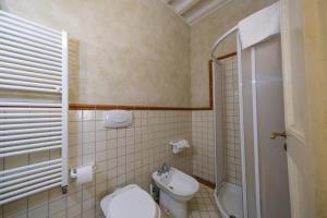A bathroom at San Tommaso
