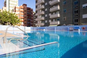 The swimming pool at or close to Home2Book Candemar Ocean View