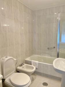 A bathroom at Pensión Residencia Fornos