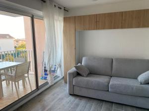 Posedenie v ubytovaní Appartement T2, terrasse, parking privé proche port et plages