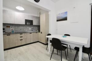 A kitchen or kitchenette at Rif. B3 - SAMUELE