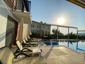 Bazén v ubytování Nisa Villa, Özel Havuzlu, Fethiye nebo v jeho okolí