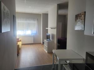 Apartamento kuko con wifi al lado metroにあるテレビまたはエンターテインメントセンター