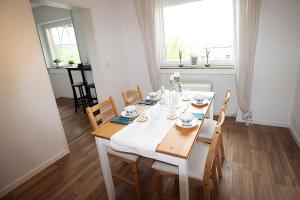 Φωτογραφία από το άλμπουμ του Cozy Apartment with Balcony σε Gevelsberg