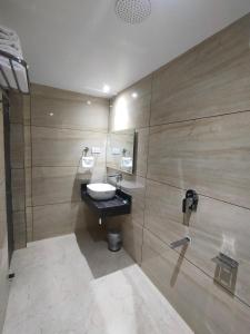 Bathroom sa Hotel The Vaishvik