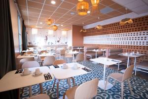 Restaurace v ubytování Ibis Styles Le Touquet + 18 fotografií