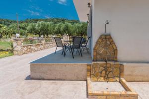 Gallery image of Mary's Olive Grove House by "elite" in Kipseli