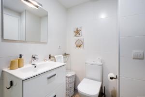 Kúpeľňa v ubytovaní 1 9 Tesoro Galeon Spa y Gym