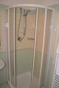 A bathroom at Hotel Ariston