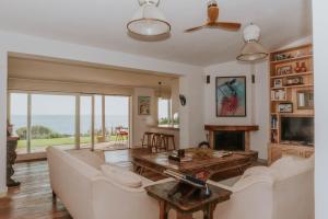 Fotografie z fotogalerie ubytování Beachfront best views villa in Punta Paloma, Tarifa v destinaci Tarifa