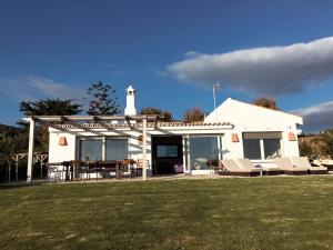 Fotografie z fotogalerie ubytování Beachfront best views villa in Punta Paloma, Tarifa v destinaci Tarifa