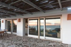 Fotografie z fotogalerie ubytování Beachfront best views villa in Punta Paloma, Tarifa v destinaci Tarifa
