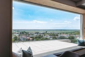 A balcony or terrace at Weingut & Gästehaus zum Seeblick - Familie Sattler