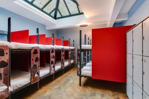 Postel nebo postele na pokoji v ubytování Clink261 Hostel