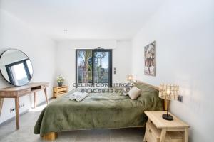Posteľ alebo postele v izbe v ubytovaní Villa avec piscine privée - Golf de St Tropez + 33 fotografií