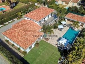 Bazén v ubytovaní Villa avec piscine privée - Golf de St Tropez alebo v jeho blízkosti