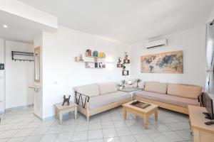 Gallery image of Calarossa Bay in Isola Rossa