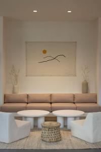 Posezení v ubytování Drift Palm Springs, a Member of Design Hotels