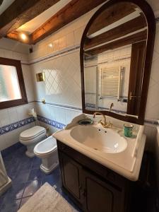Ванная комната в 1 Ca'del Traghetto Family Apartment